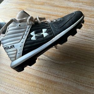 Boys Under Armour baseball cleats
